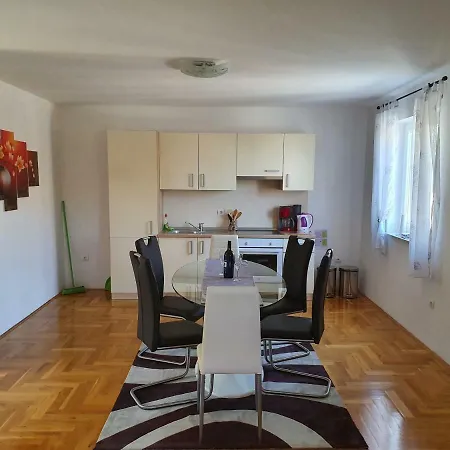Apartment Dubravka 1 *