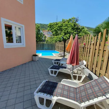 Apartment Dubravka 1 *