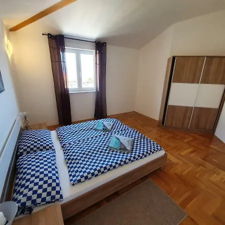 Apartment Dubravka 1 *